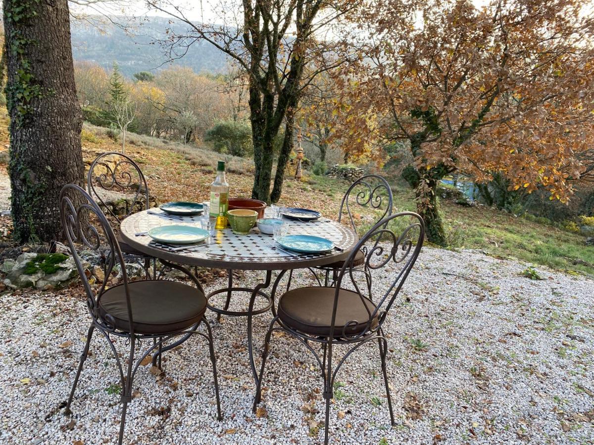 La Maison De Mado Et Sa Cabane Dans Les Arbres Plan d'Aups Exterior photo